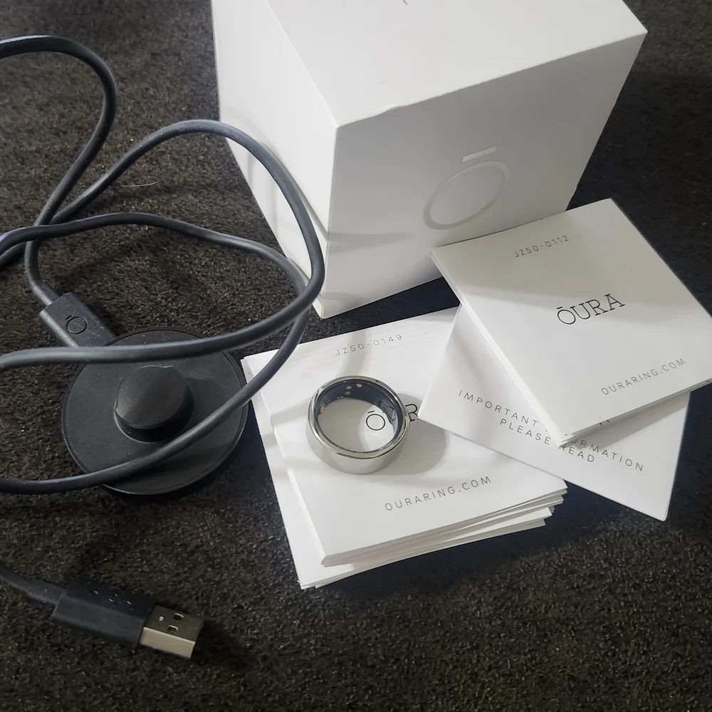 Oura Silver Ring with Charger